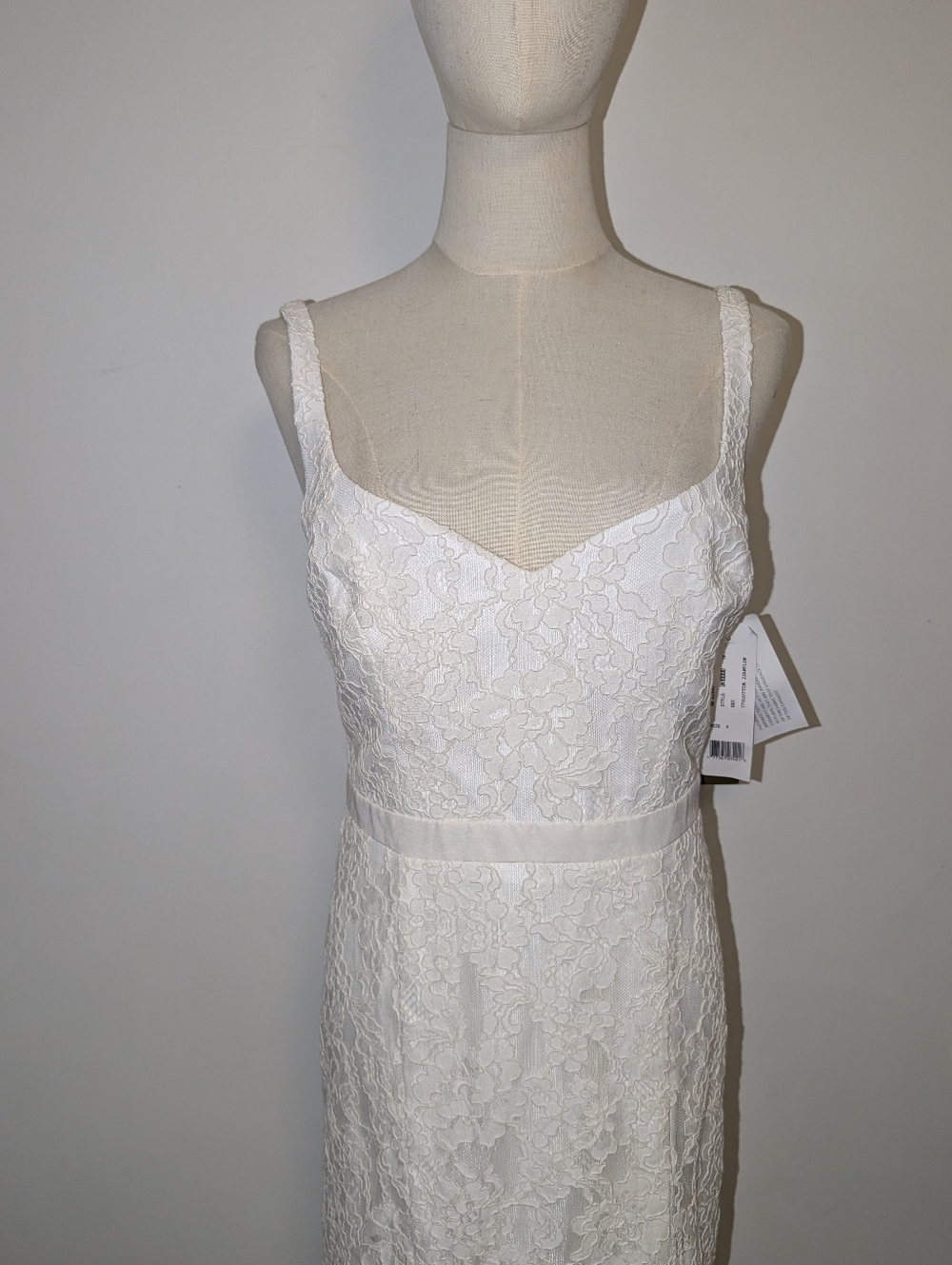 Lace Nicole Miller Mermaid Bridal Gown with Sweetheart Neckline - Picture 3 of 16